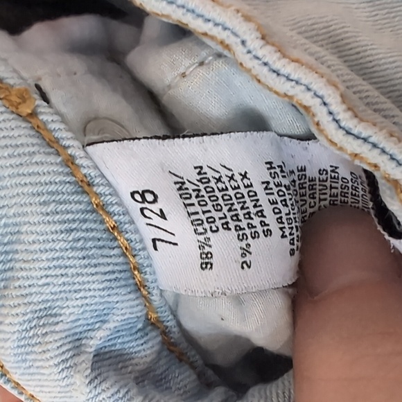 Celebrity Pink The Iconic Light wash Distressed Straight Leg Jean Size 7 - Picture 7 of 7